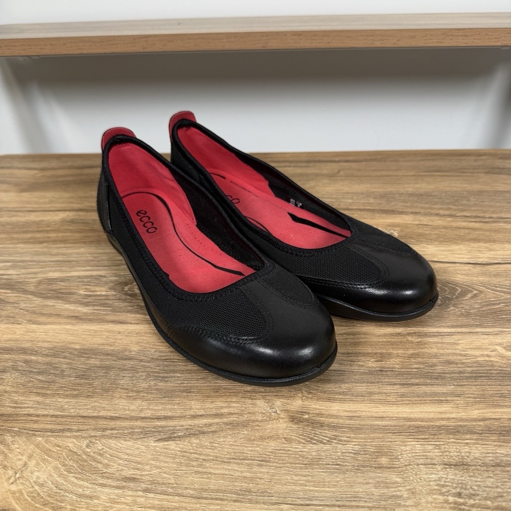 Ecco. Alley Flat‎ Women's Size 37 Black Comfort Foam Sole